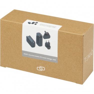 Logotrade Werbegeschenke das Foto: ADAPT PD-Reise-Ladegerät aus recyceltem Kunststoff 25W