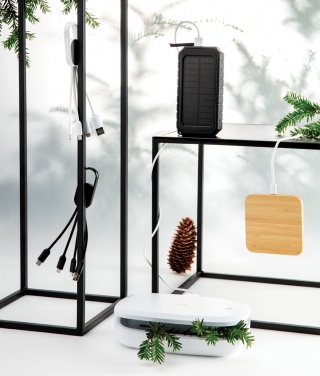 Logotrade Geschäftsgeschenke das Foto: UV-C Sterilisations-Box mit 5W Wireless Charger