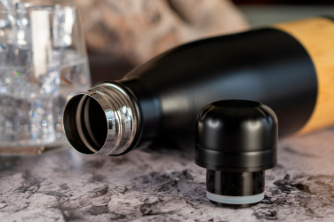 Logotrade Logogeschenke das Foto: Edelstahlflasche KOBE 750 ml