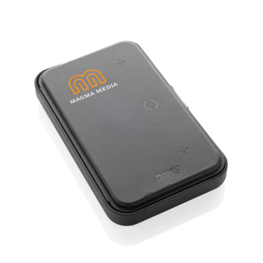 Logotrade Geschäftsgeschenke das Foto: Swiss Peak Travel-Case aus RCS rec. PU mit 3-in-1-Charger