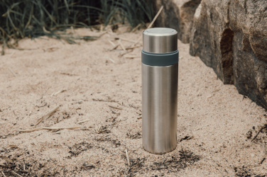 Logotrade werbemittel das Foto: VINGA Tono RCS Thermoskanne mit zwei Bechern, 750ml