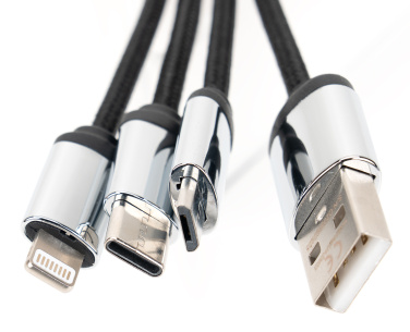 Logotrade Firmengeschenke das Foto: 4-in-1-Kabel mit elighted-Logo im Holzgehäuse