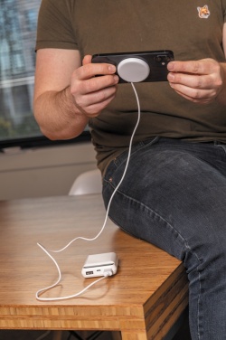 Logo trade promotional merchandise photo of: 5W magnetic wireless charger