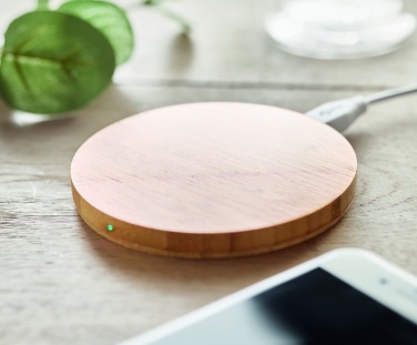 Logo trade promotional merchandise picture of: Wireless charger bamboo 10W RUNDO +