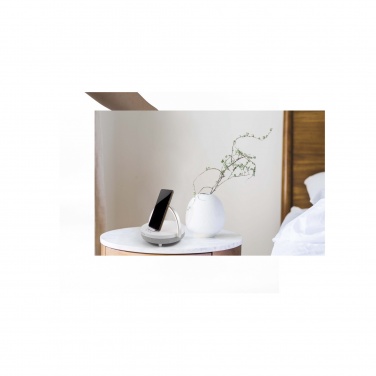 Logotrade meene foto: Prixtoni 4-in-1 10 W Bluetooth® kõlar LED-tule ja juhtmevaba laadimisalusega