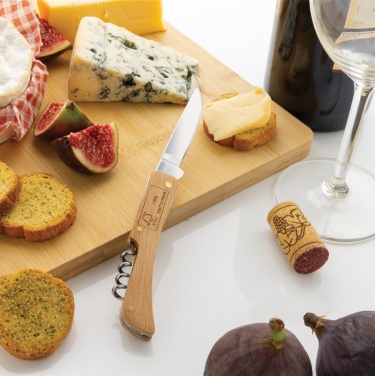 Logotrade meene foto: Puidust nuga pudeliavajaga