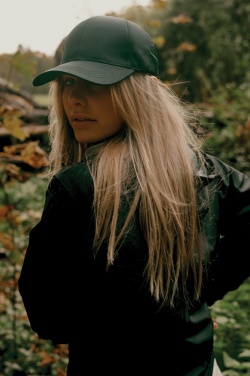 Logo trade reklaamkingitused foto: Iqoniq Logani taaskasutatud polüestrist tuulejope