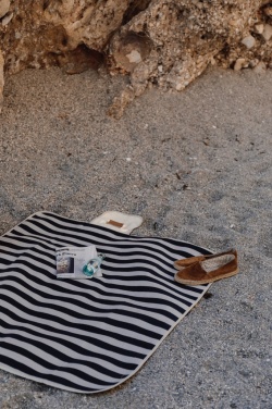 Logo trade ärikingi pilt: VINGA Alba GRS RPET piknikutekk väike