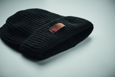 Logo trade firmakingitused foto: Talvekomplekt taaskasutatud materjalist, kindad, müts ja sall