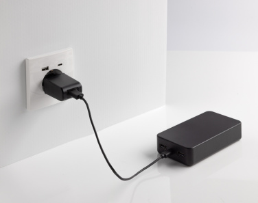Logotrade ärikingi foto: Boostcore RCS taaskasutatud plastist akupank 20 000 mAh USB C
