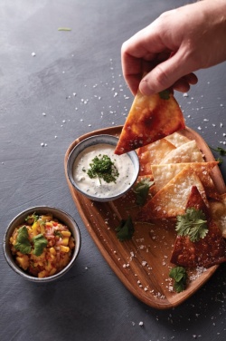 Logotrade mainoslahjat ja liikelahjat tuotekuva: VINGA Nomimono Tarjoilusetti