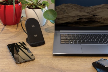 Logotrade liikelahja tuotekuva: RCS muovinen tuplakelainen langattoman latauksen alusta 15W