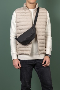 Logotrade mainoslahja ja liikelahja kuva: Crescent AWARE™ RPET puolikuun muotoinen crossbody -laukku