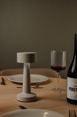 Logo trade mainoslahjat tuotekuva: VINGA Maris RSC  -pöytävalaisin kierrätettyä muovia