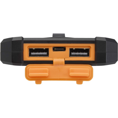 Logo trade liikelahjat tuotekuva: Altair 5 000 mAh:n ja 10 W:n kierrätysmuovista valmistettu kestävä aurinkoenergialla toimiva varavirtalähde, jossa on sisäänrakennettu taskulamppu