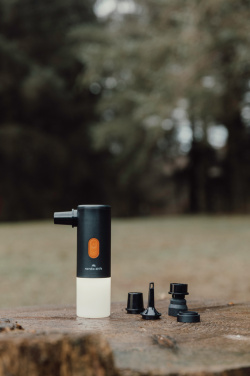 Logotrade reklaminės dovanos nuotrauka: Nešiojamas stovyklavimo žibintas „Nordic Drift Titan“ su oro pompa