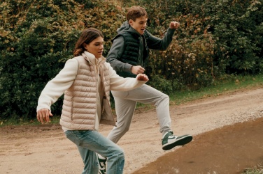 Logotrade biznesa dāvanas foto: Iqoniq Meru vīriešu pārstrādāta poliestera ķermeņa sildītājs