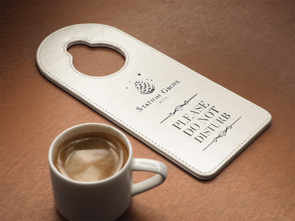 Logotrade ziemassvētku dāvanas foto: Zīmīte viesnīcas durvīm 1111119