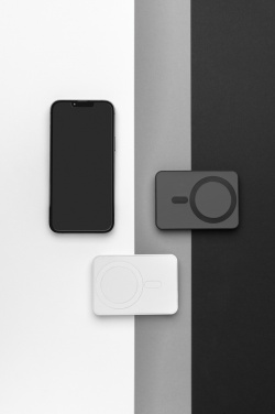 Логотрейд pекламные подарки картинка: Магнитный внешний аккумулятор Magnetix RCS емкостью 5000 мАч из переработанного пластика