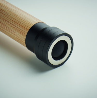 Логотрейд pекламные подарки картинка: Фонарь 3-в-1 из бамбука с аварийным молотком и резаком для ремня безопасности