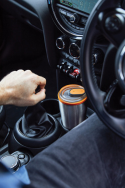 Logotrade kampanjprodukter bild: Black+Blum Isolerad rese mugg 600 ml